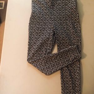 LYSEE Zippered Cropped Black White Leggings Sz L
